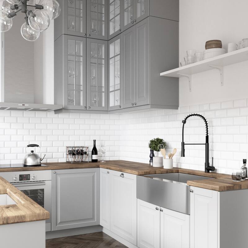 VIGO Laurelton 22" H Single Handle Pull-Down Sprayer Kitchen Faucet