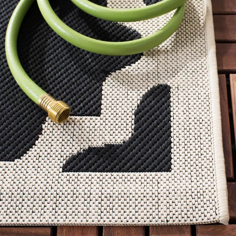 SAFAVIEH Courtyard Dorthey Indoor/ Outdoor Waterproof Patio Backyard Rug