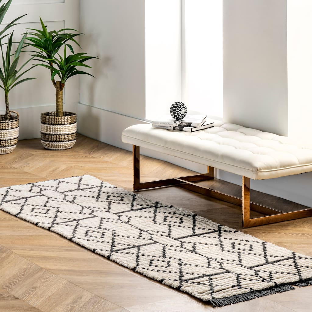 Nuloom Carlina Geometric Shag Fringe Area Rug