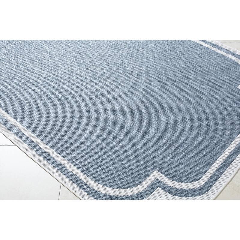 Livabliss Miami Beach Traditional Indoor/Outdoor Area Rug