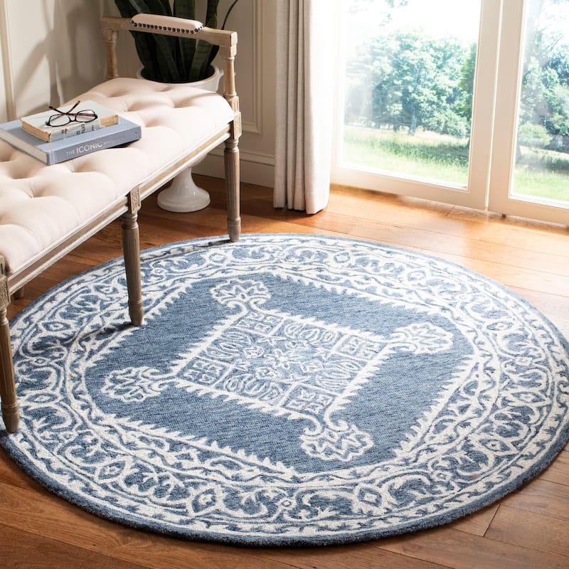 SAFAVIEH Handmade Micro-Loop Scarlette Wool Rug