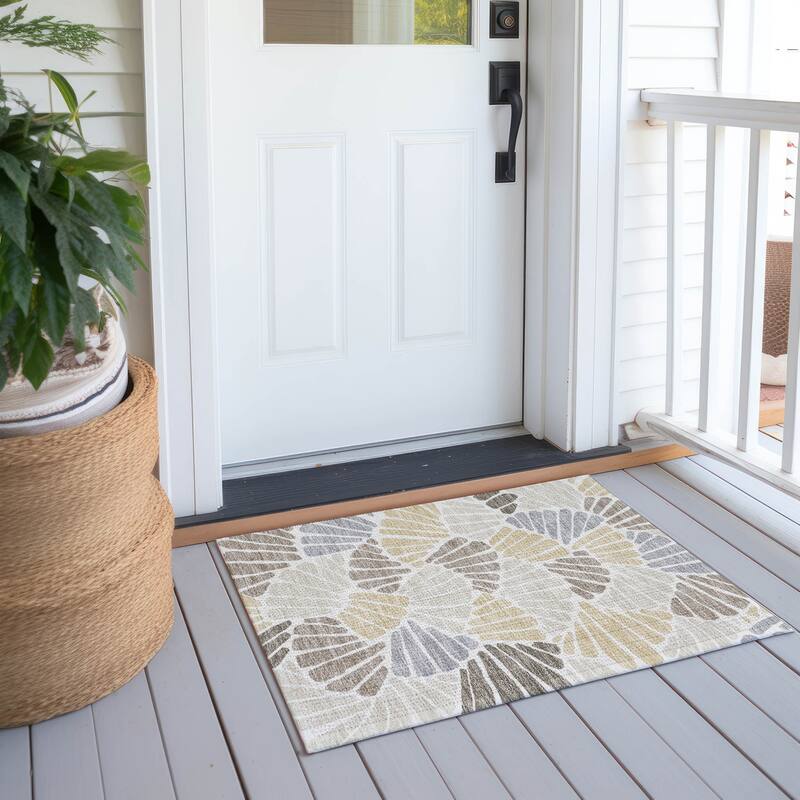 Machine Washable Indoor/ Outdoor Floral Modern Chantille Rug - Beige - 1'8" x 2'6"