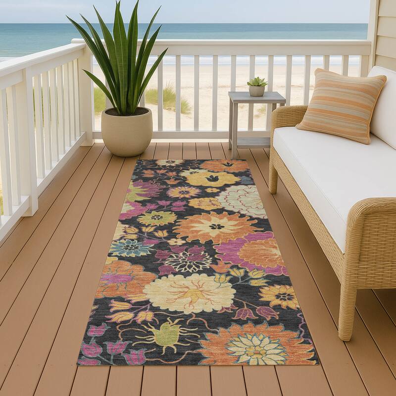 Machine Washable Indoor/ Outdoor Modern Floral Chantille Rug - Black - 2'3" x 7'6"