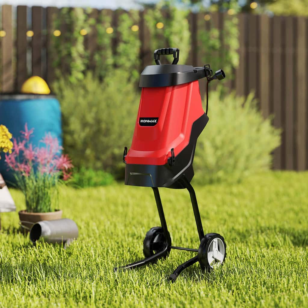 Ironmax 15 AMP Leaf Shredder Mulcher with Plunger & Collection Bag - 17" x 13" x 37" (L x W x H)