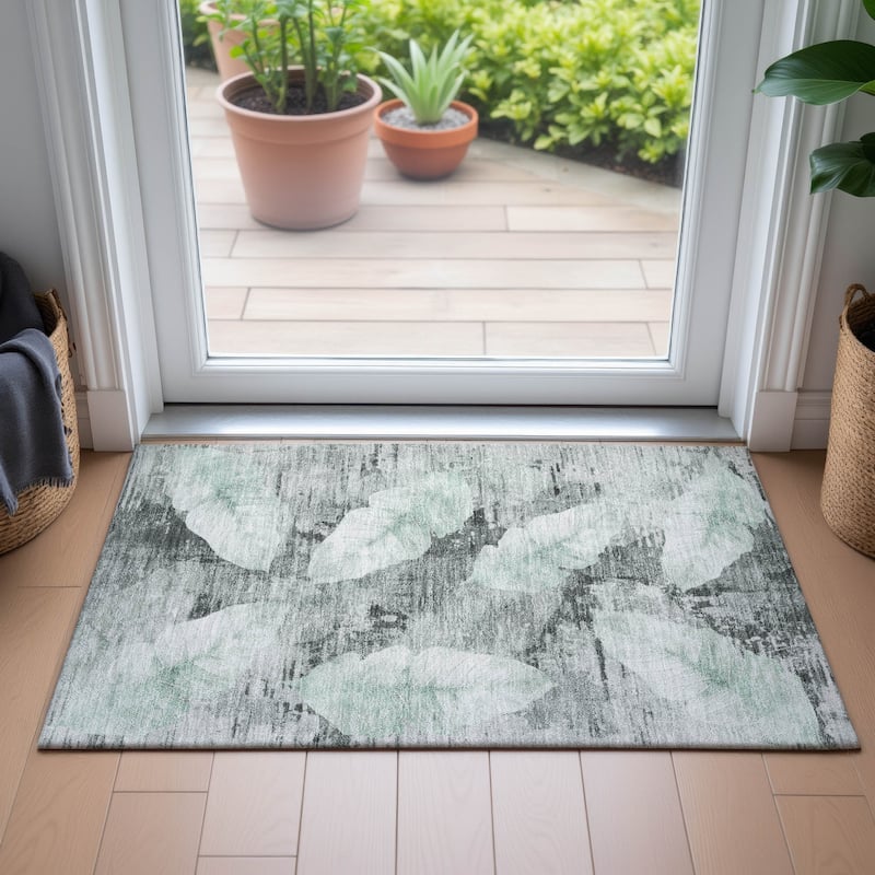 Machine Washable Indoor/Outdoor Modern Leaf Chantille Rug