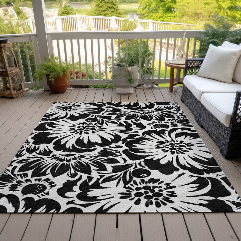Machine Washable Indoor/ Outdoor Whimsy Floral Chantille Rug