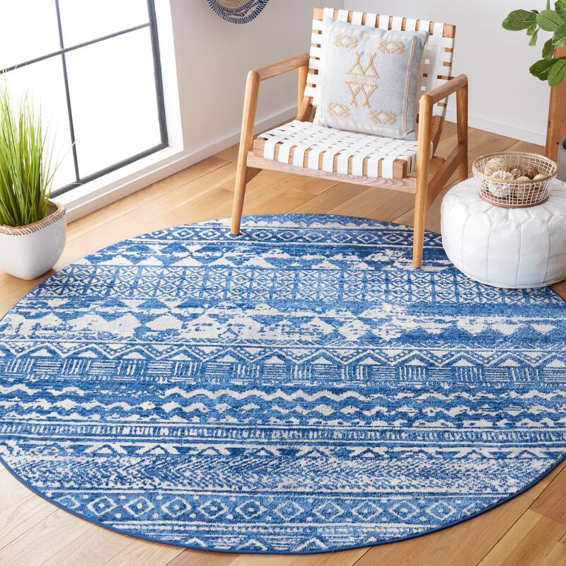 SAFAVIEH Brentwood Hwang Traditional Rug - 6'7" Round - Blue/Ivory