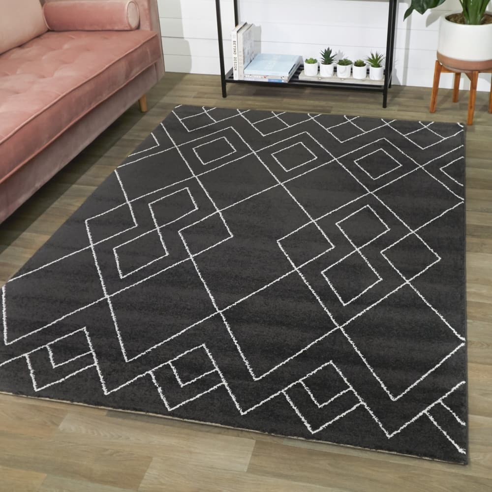 Carson Carrington Isgarde Diamond Area Rug