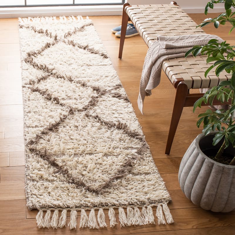 SAFAVIEH Handmade Casablanca Vezire Shag Wool Rug - 2'3" x 8' Runner - Ivory/Taupe