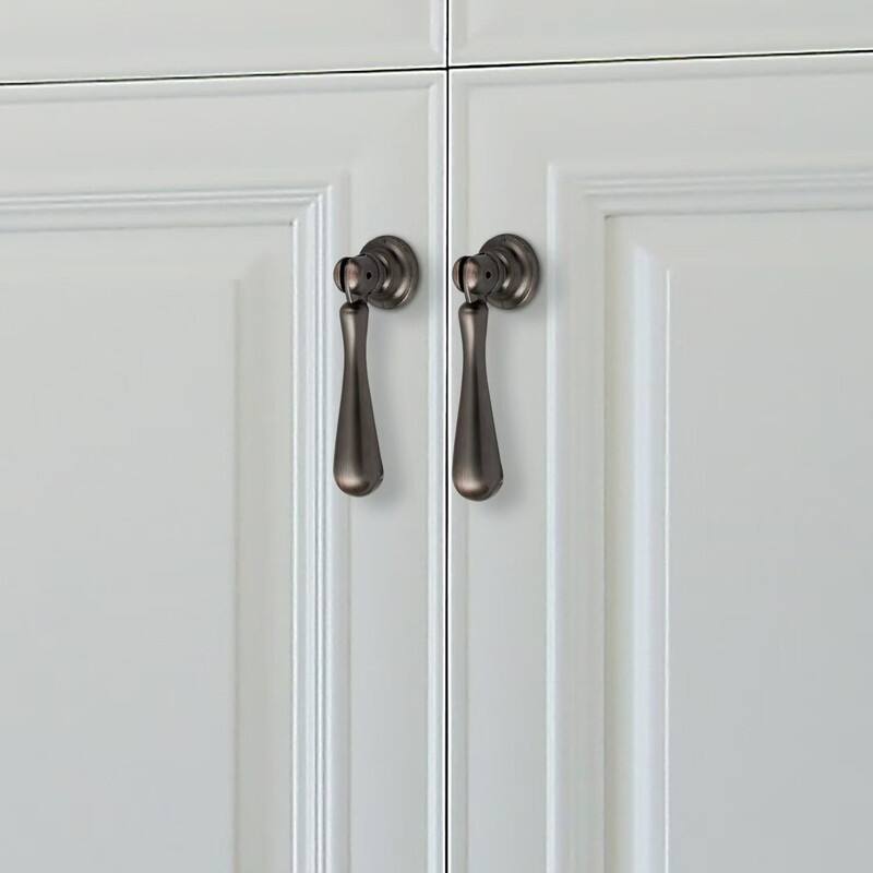Utopia Alley Danbury Cabinet Ring Pull Knob - Vintage Cabinet Oil Rubbed Bronze Hardware with Hand, 2.7"