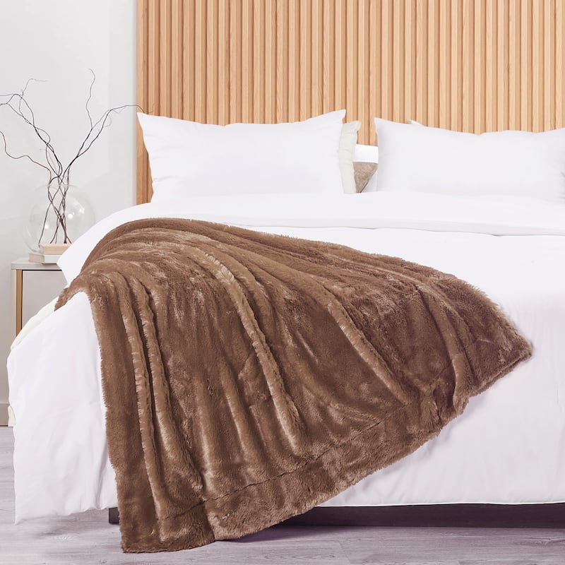 Belardo FauxFur Throw