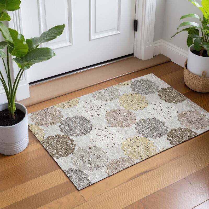 Machine Washable Indoor/ Outdoor Global Motif Chantille Rug