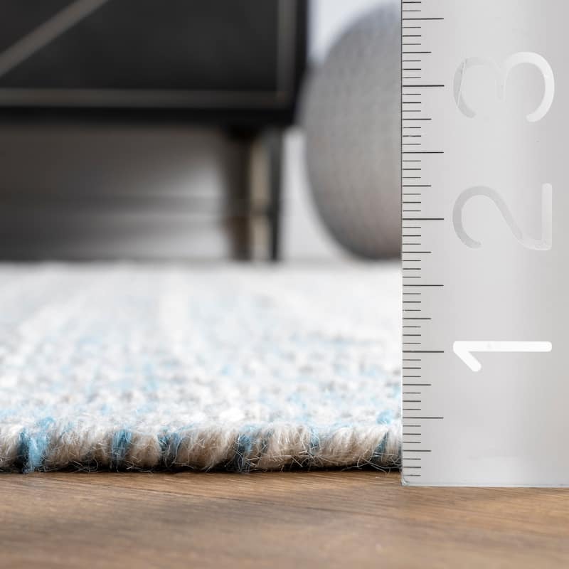 Nuloom Wylie Honeycomb Wool Fringe Rug