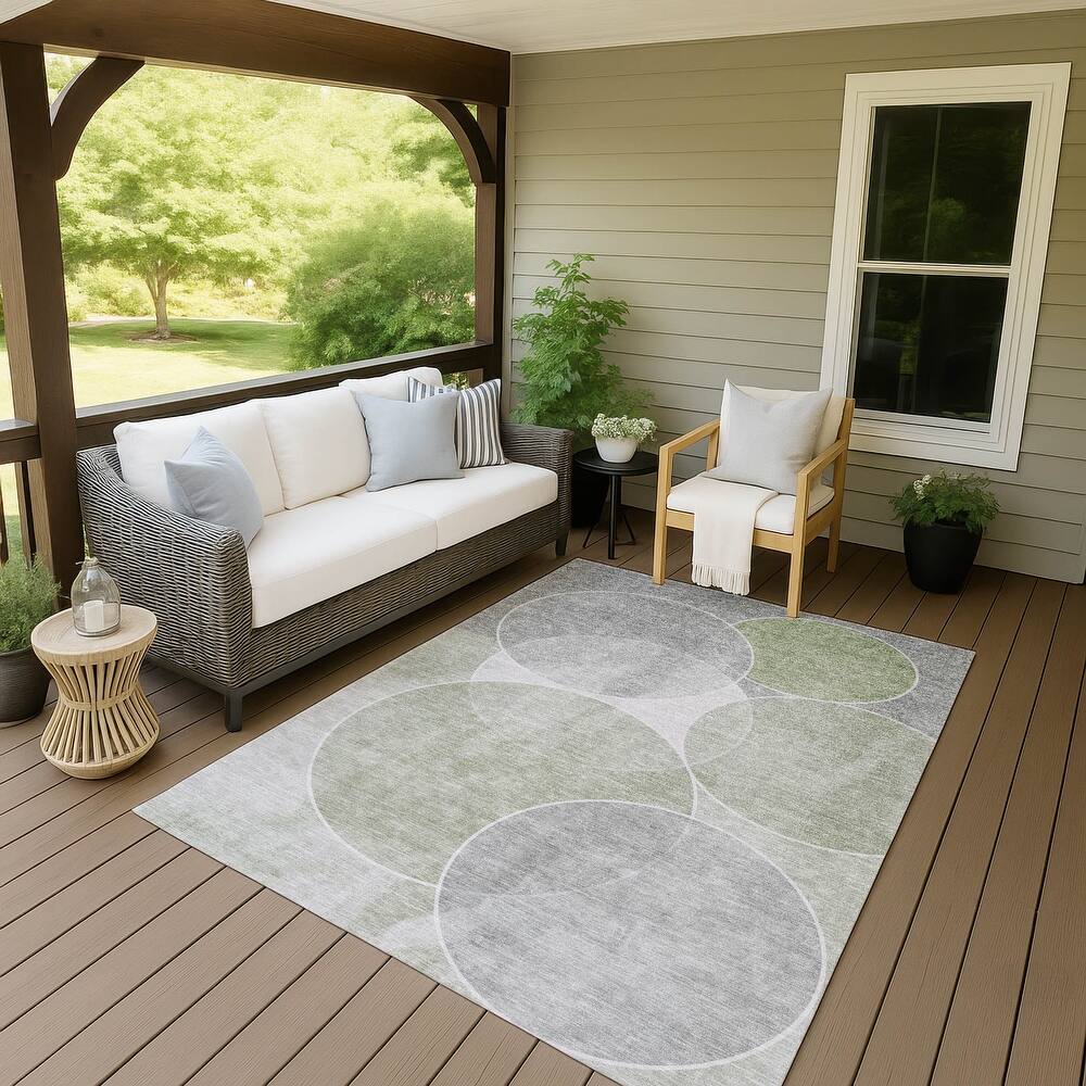 Machine Washable Indoor/ Outdoor Abstract Circles Chantille Rug