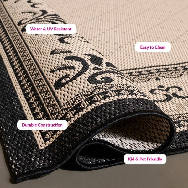 SAFAVIEH Courtyard Sheila Indoor/ Outdoor Waterproof Patio Backyard Rug