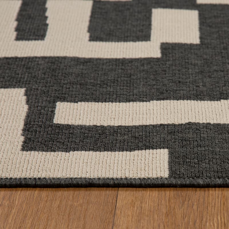 Sevita Graphic Print Bohemian Polypropylene Area Rug