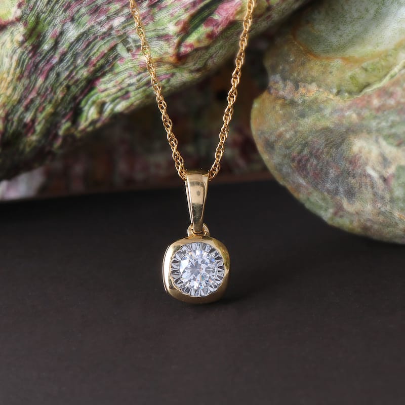 10K Gold 1/6ct TDW Diamond Solitaire Pendant Necklace for Women - Yellow