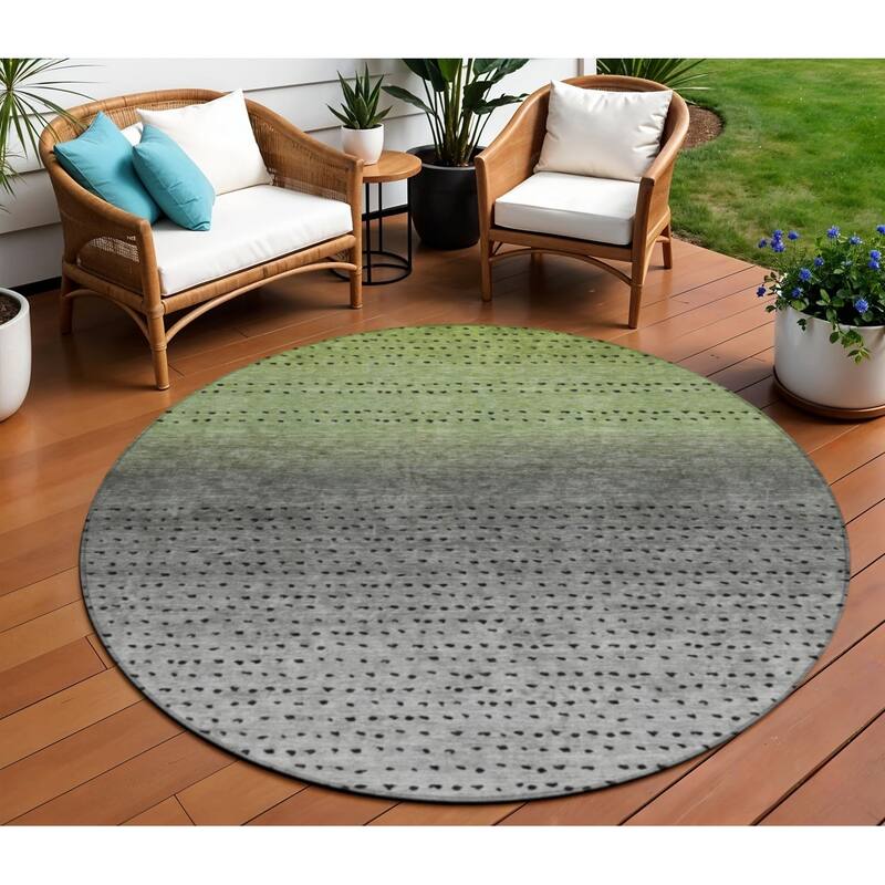 HomeRoots Abstract Transitional Rectangle Outdoor Rug - 8' Round