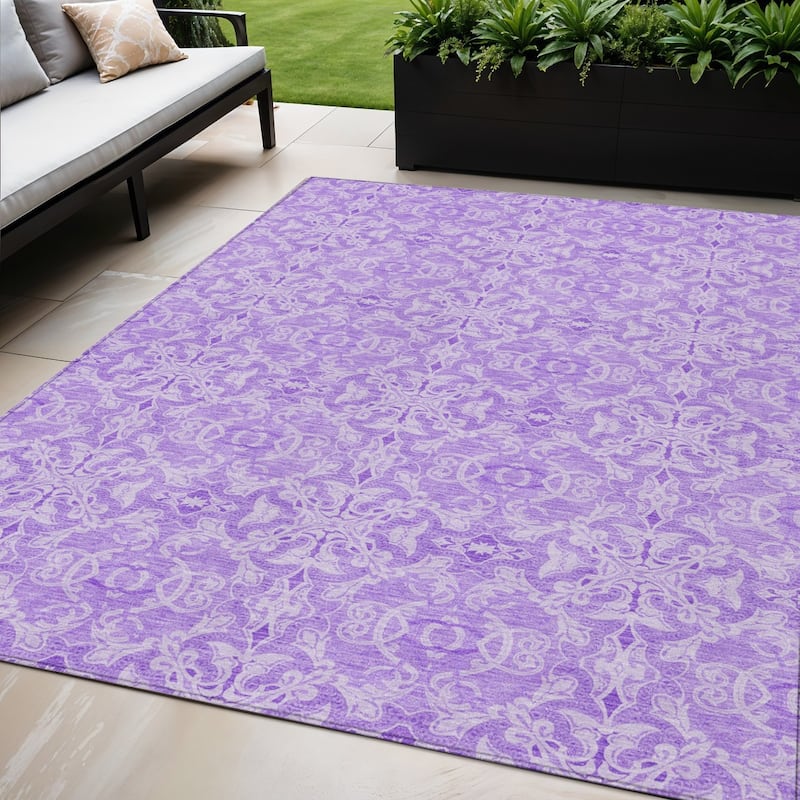 HomeRoots Medallion Transitional Rectangle Outdoor Rug - 5' X 8'