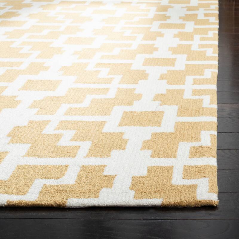 SAFAVIEH Handmade Four Seasons Dashamira Floral Rug