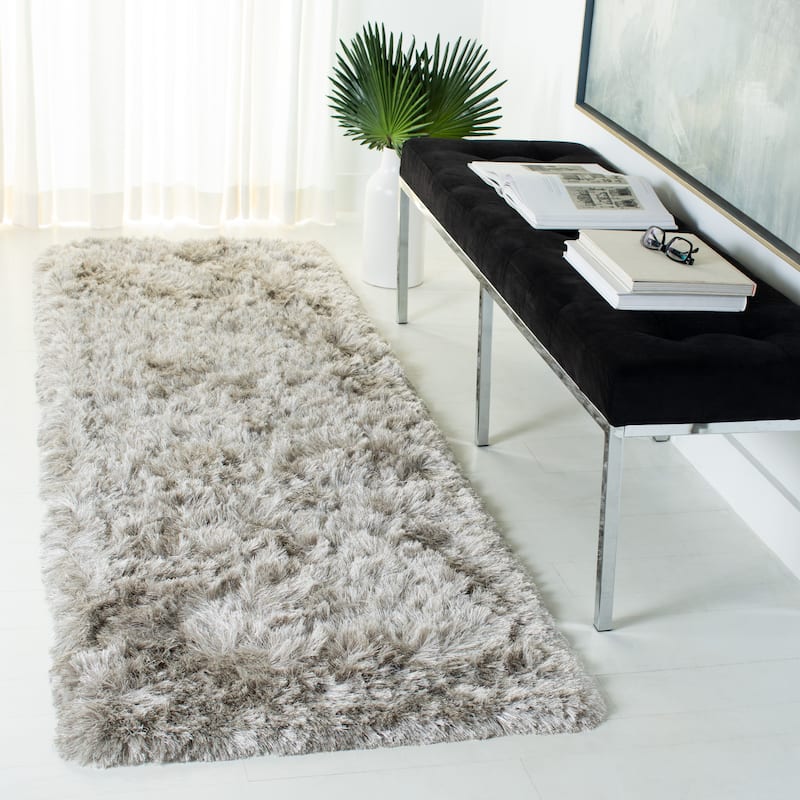 SAFAVIEH Handmade Ocean Shag Lyse Glam 2.5-inch Thick Rug - 2'3" x 8' Runner - Light Grey
