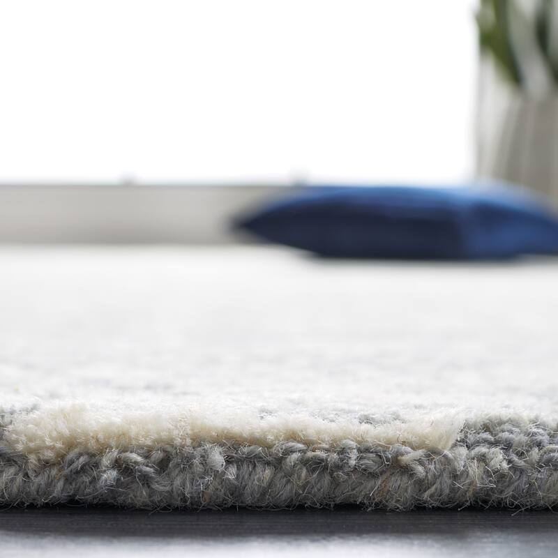 SAFAVIEH Handmade Abstract Magbula Rustic Wool Rug