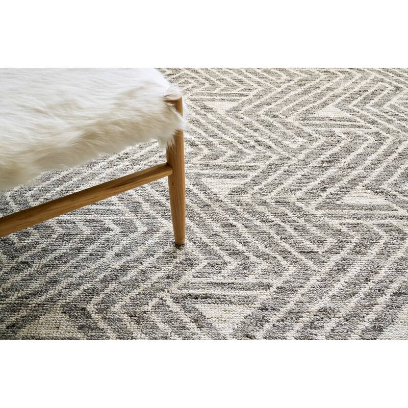 EXQUISITE RUGS Eaton Hand-knotted Wool/Bamboo Silk Charcoal/Ivory Area Rug.
