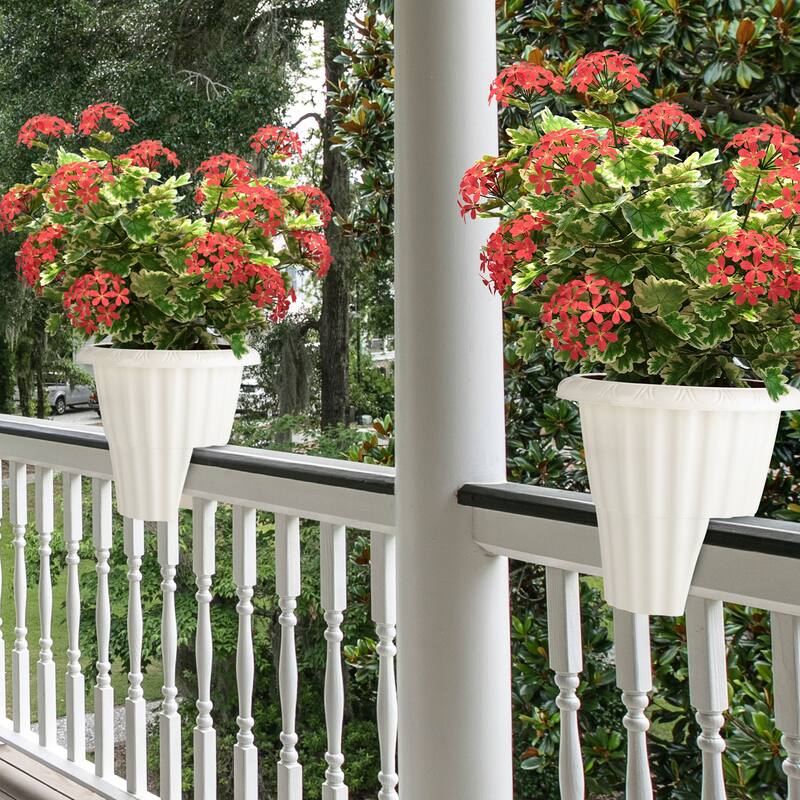 Pure Garden 13.5-n Round Railing Planter - 2.64-Gal Outdoor Flower Pot