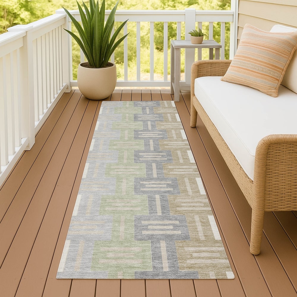 Machine Washable Indoor/ Outdoor Modern Wamego Chantille Rug