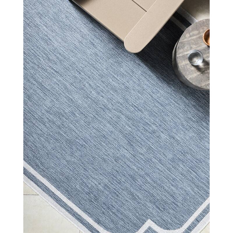 Livabliss Miami Beach Traditional Indoor/Outdoor Area Rug