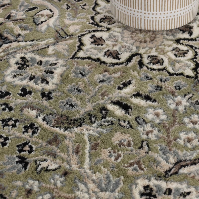 Superior Radcliffe Classic Floral Medallion Area Rug