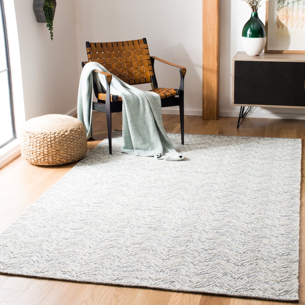SAFAVIEH Handmade Kilim Naama Transitional Geometric Wool Rug
