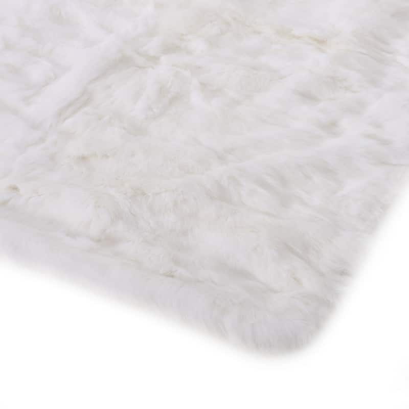 Roomfitters Faux Fur Throw Blanket, Soft Fluffy Plush Sofa Bed Decor Accent Blanket for Living Room or Bedroom, White