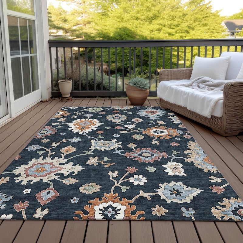 Machine Washable Indoor/ Outdoor Chantille Traditonal Kashan Rug - Black - 2'6" x 3'10"