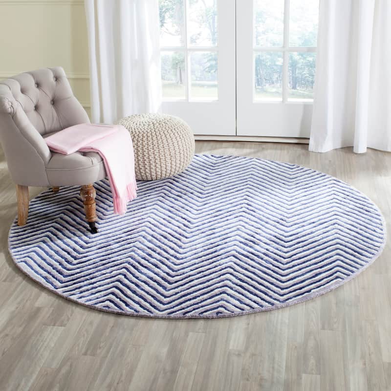 SAFAVIEH Handmade Soho Shira Chevron N.Z. Wool Rug - 6' Round - Ivory/Navy