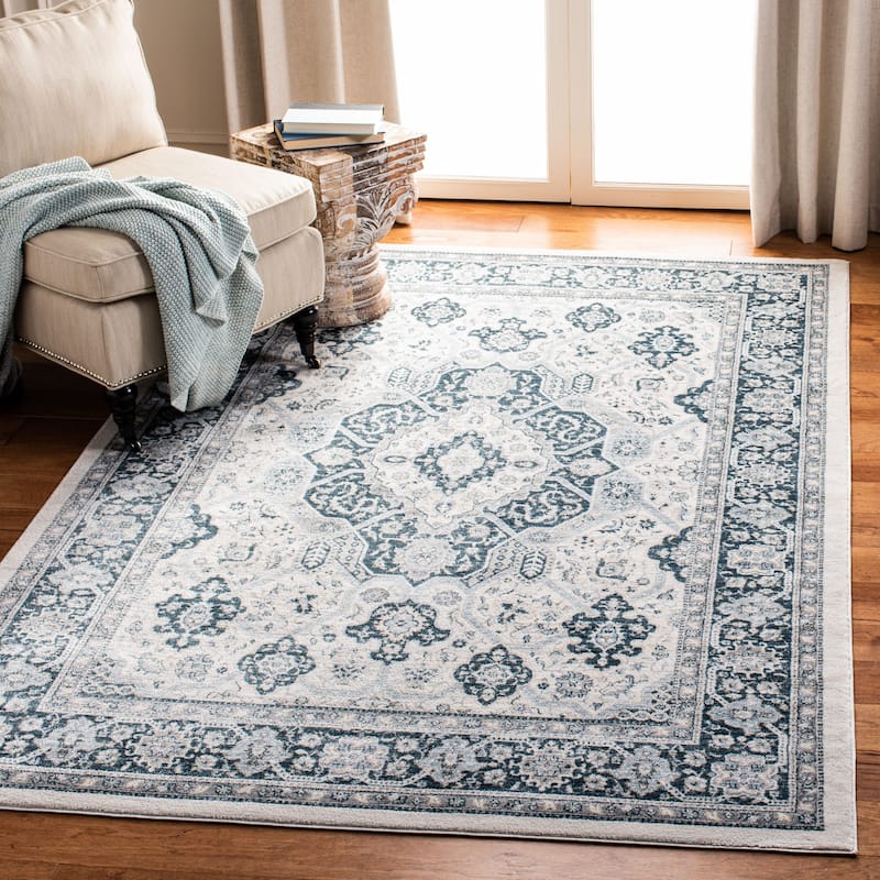 SAFAVIEH Isabella Roxann Traditional Oriental Rug