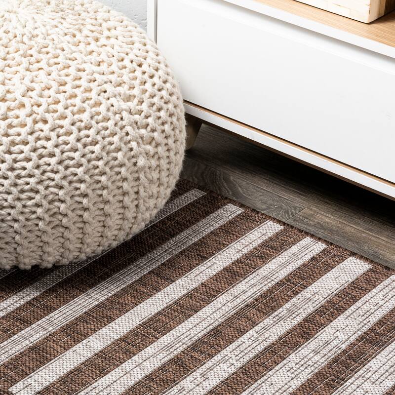 JONATHAN Y Grid Modern Offset Stripe Indoor/Outdoor Area Rug