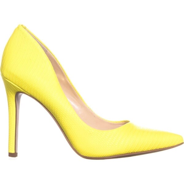 jessica simpson cassani pumps yellow