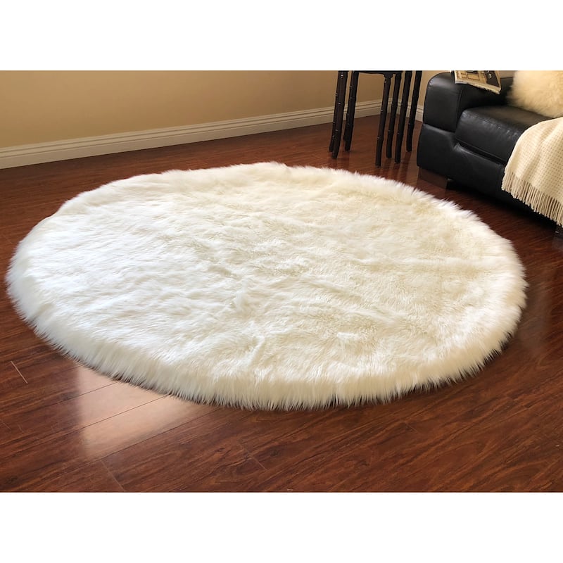 Silver Orchid Nansen Luxurious Faux Sheepskin Round Shag Area Rug