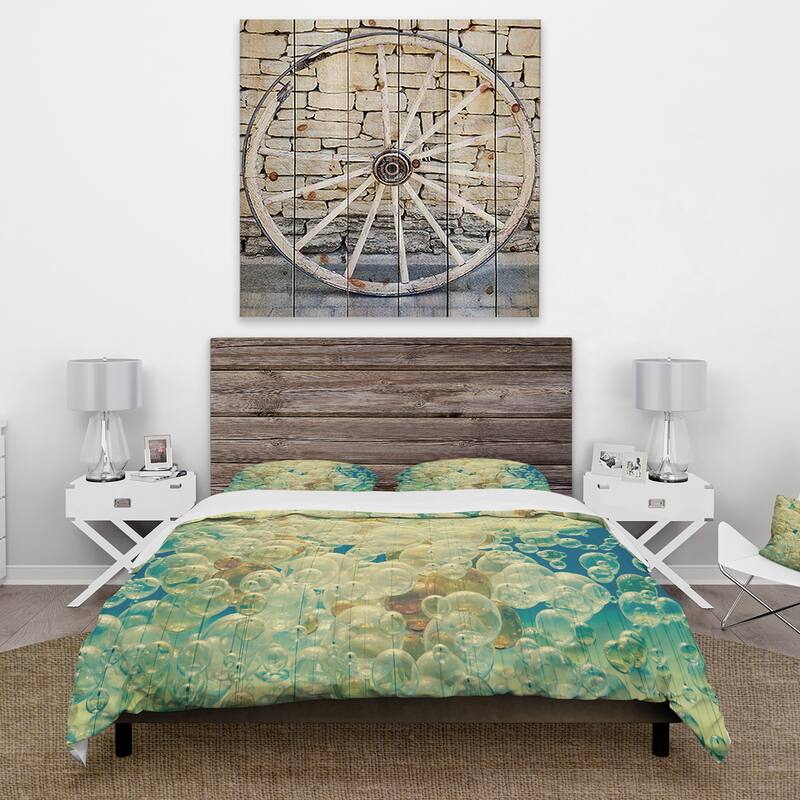 Designart 'Abstract Chandelier In The Form of Balls I' Modern Duvet Cover Set