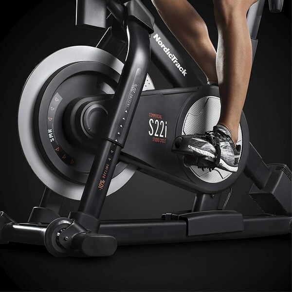Commercial Studio Cycle S15i and S22i Includes 1 Year iFit