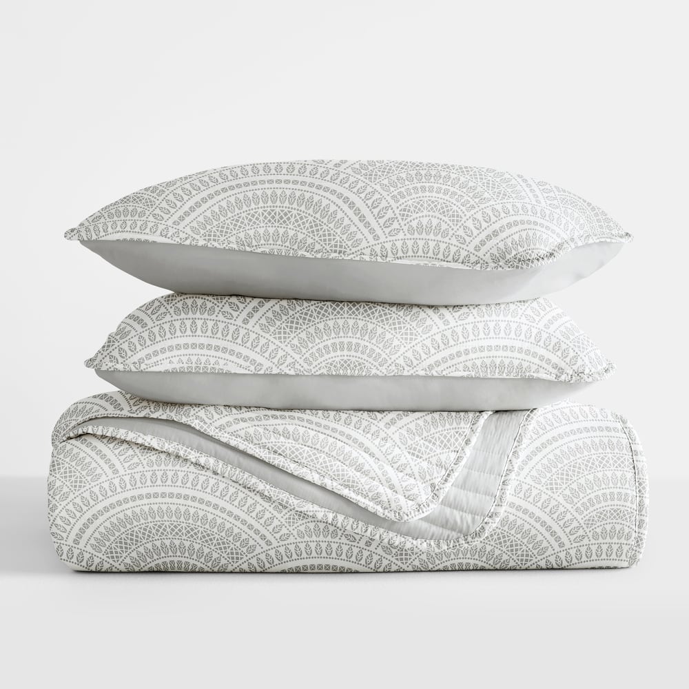 Becky Cameron All Season 3 Piece Scallop Reversible Quilt Set with Shams