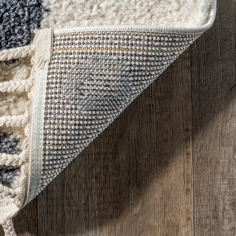 Nuloom Rudy Transitional Polka Dot Tasseled Area Rug