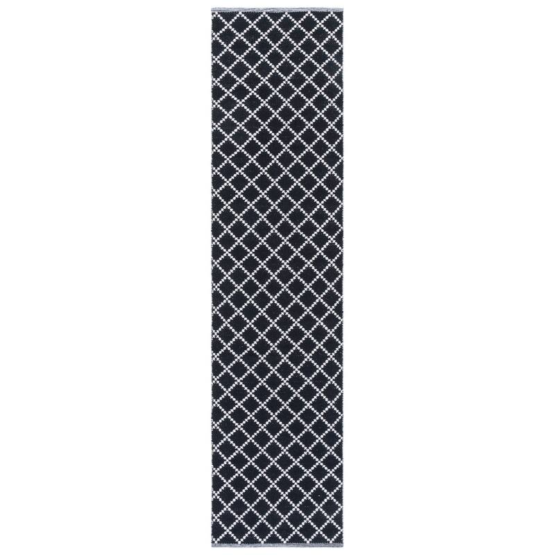 SAFAVIEH Handmade Flatweave Montauk Rhonwen Trellis Cotton Rug - 2'3" x 9' Runner - Black/Ivory