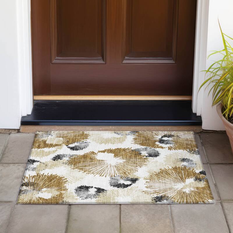 Machine Washable Indoor/Outdoor Modern Floral Chantille Rug - Chocolate - 1'8" x 2'6"