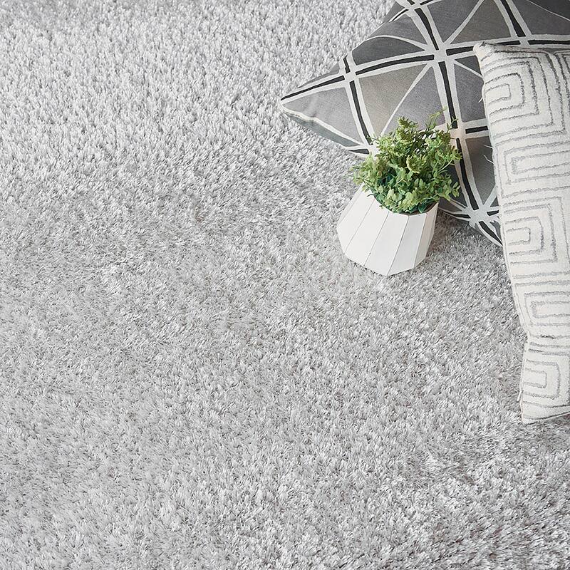 EXQUISITE RUGS Luxe Shag Power-loomed Polyester/Microfiber Taupe Area Rug.