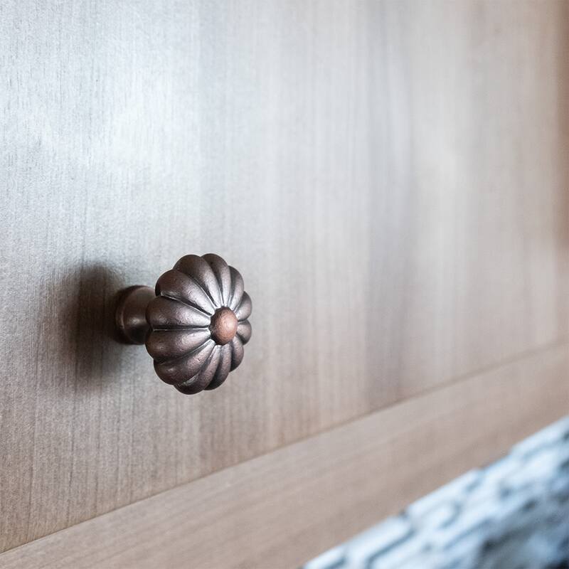 RK International CK 3248 Large Melon 1-1/2" Solid Metal Flower