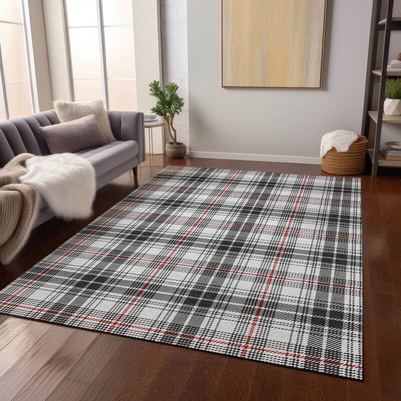 Machine Washable Indoor/ Outdoor Plaid Chantille Rug - Black - 5' x 7'6"