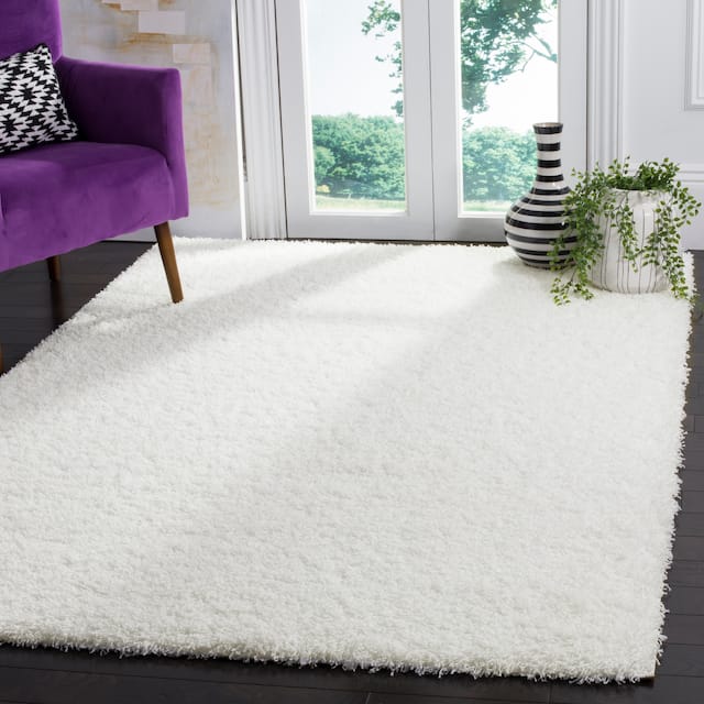 SAFAVIEH Laguna Shag Verdiana Solid Color 2-inch Thick Shag Rug - 4' x 6' - White