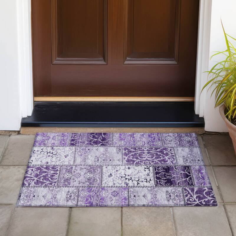 Machine Washable Indoor/ Outdoor Traditional Patchwork Chantille Rug